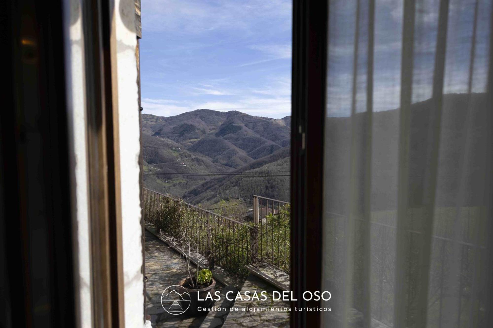 El Mirador De San Trocaya - Las Casas Del Oso Villamarcel Exterior foto